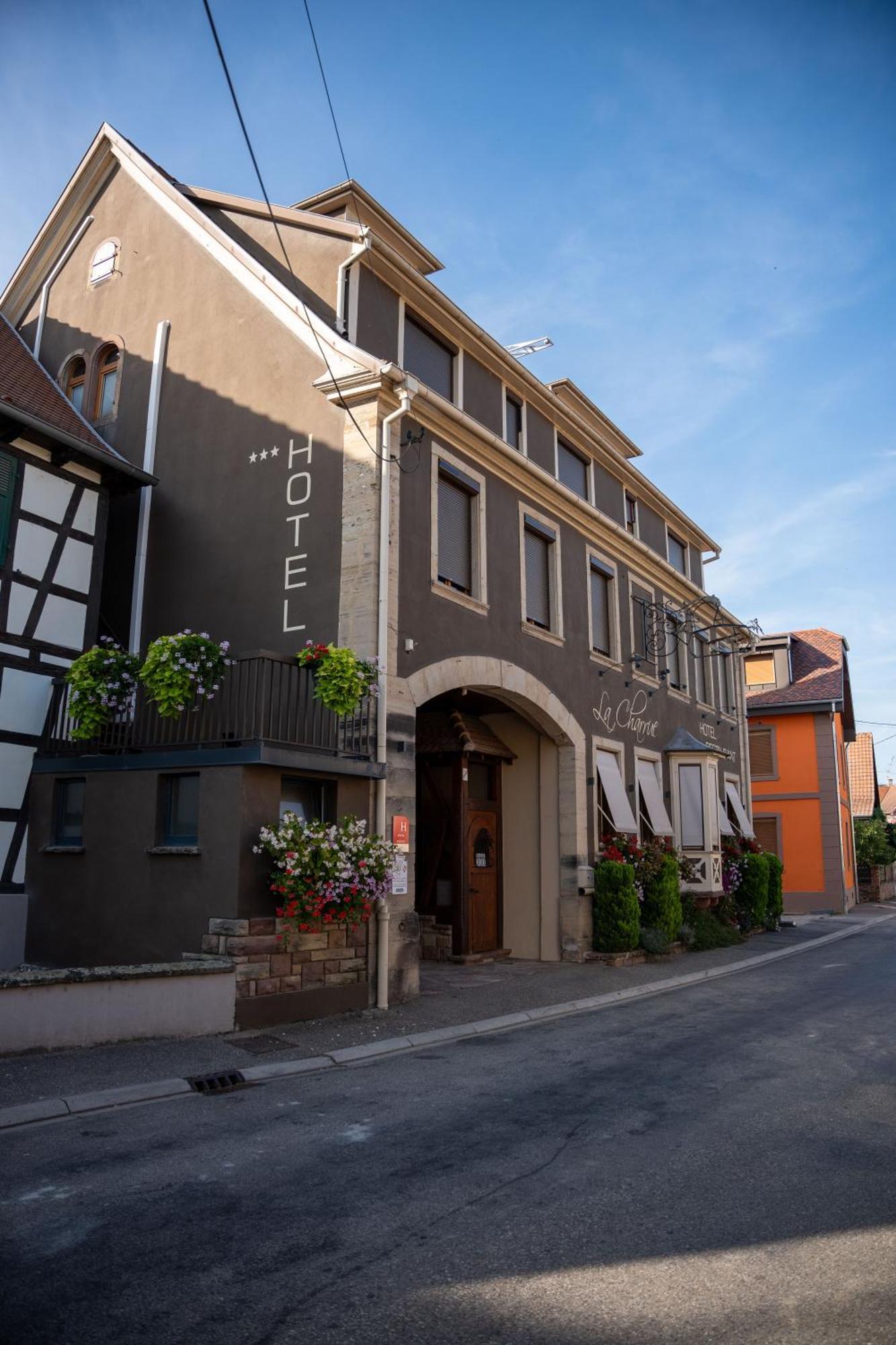 Hôtel Restaurant La Charrue - Plateau Repas sur réservation Sand Exterior foto